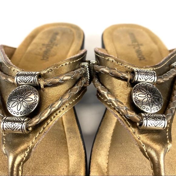 Minnetonka Brown and Tan Sandals - Picture 11 of 16